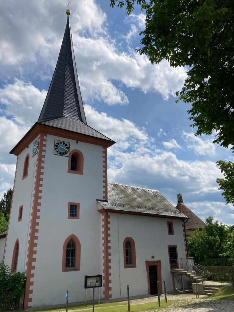 Außenansicht der Pfarrkirche Freienfels