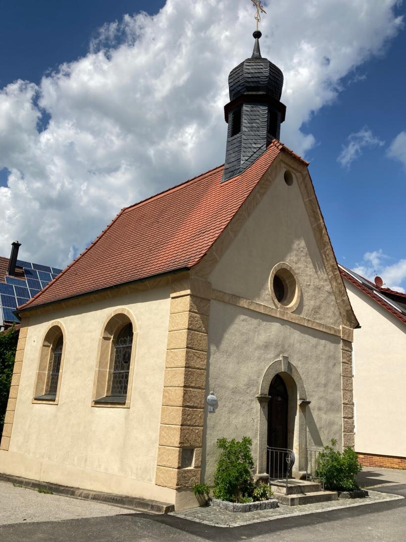 Außenansicht der Kapelle Hannberg