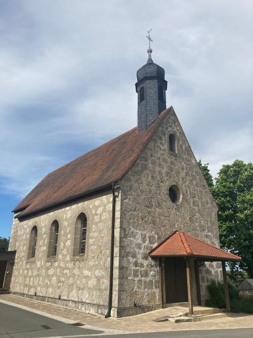 Außenansicht der Kapelle Hubenberg