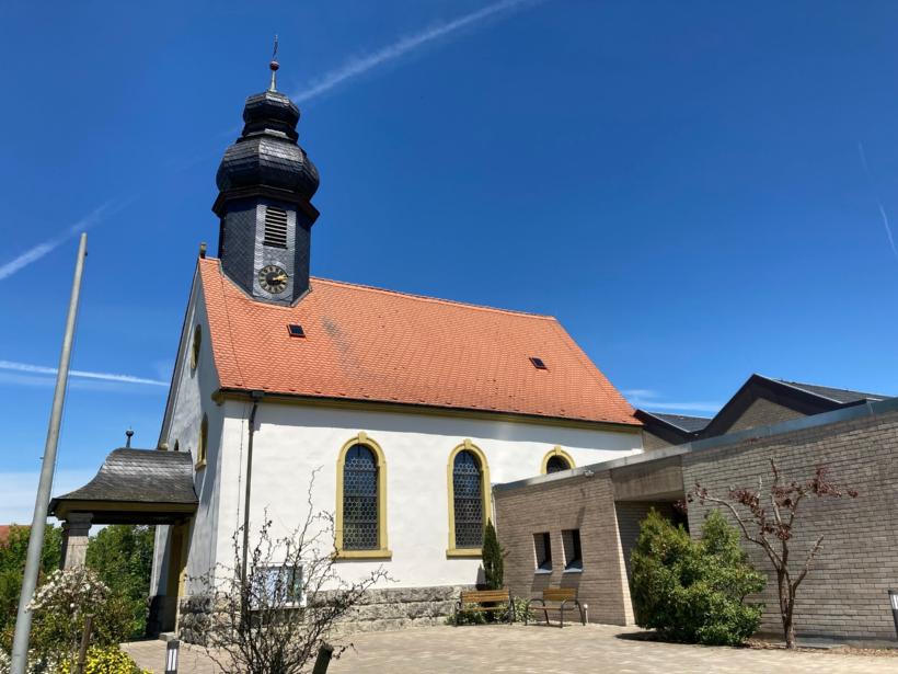 Außenansicht der Kirche Plankenfels