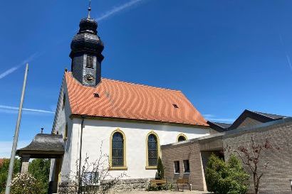 Außenansicht der Kirche Plankenfels