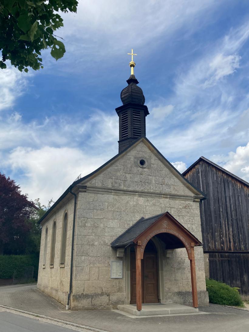 Außenansicht der Kapelle in Welkendorf