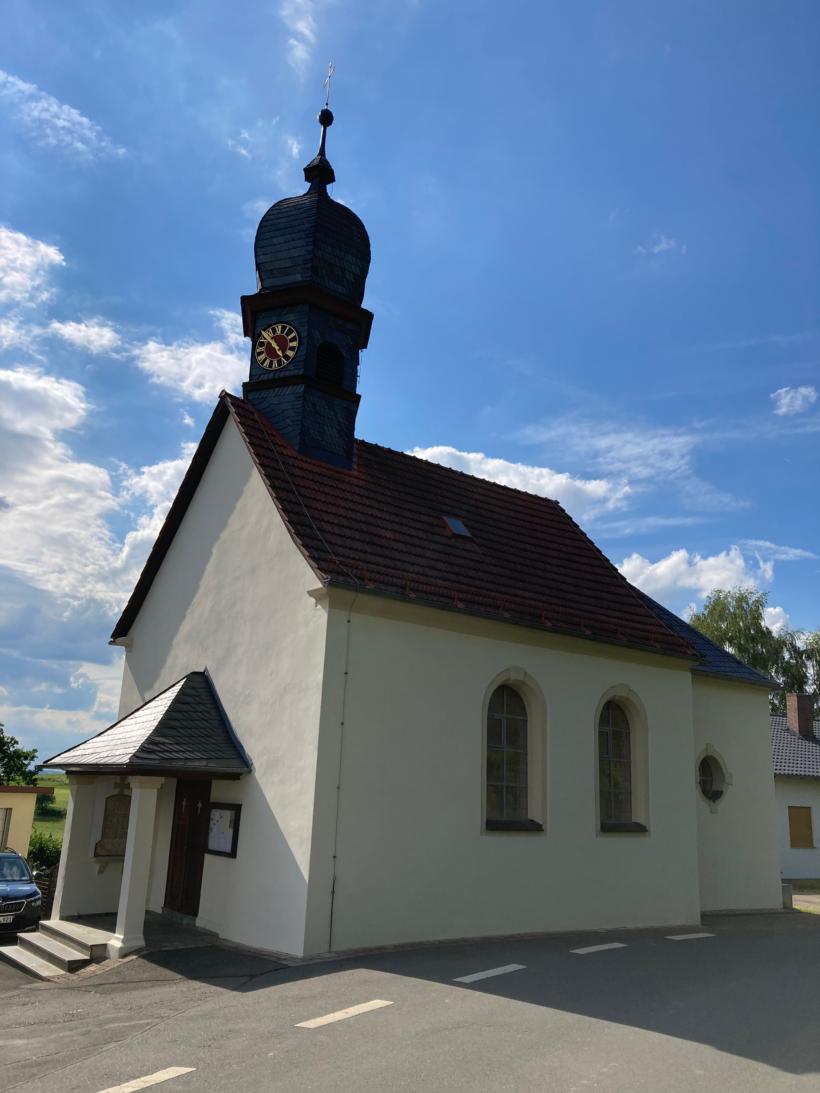 Außenansicht der Filialkirche Wohnsgehaig